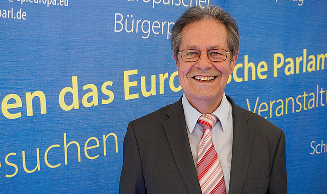 Professor Dr. Dr. Klaus Buchner