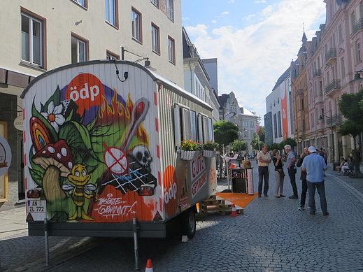 ÖDP Bauwagen in der Münchner Straße von Rosenheim