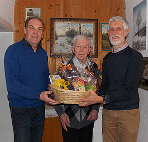Gratulation für Wolfgang Stuffer von den Kreisräten