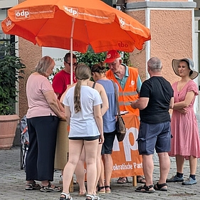Andrang am Info-Stand